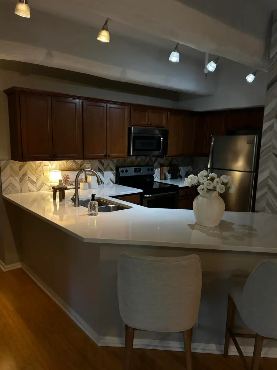 270 E Highland Ave, Milwaukee, WI 53202 - #3