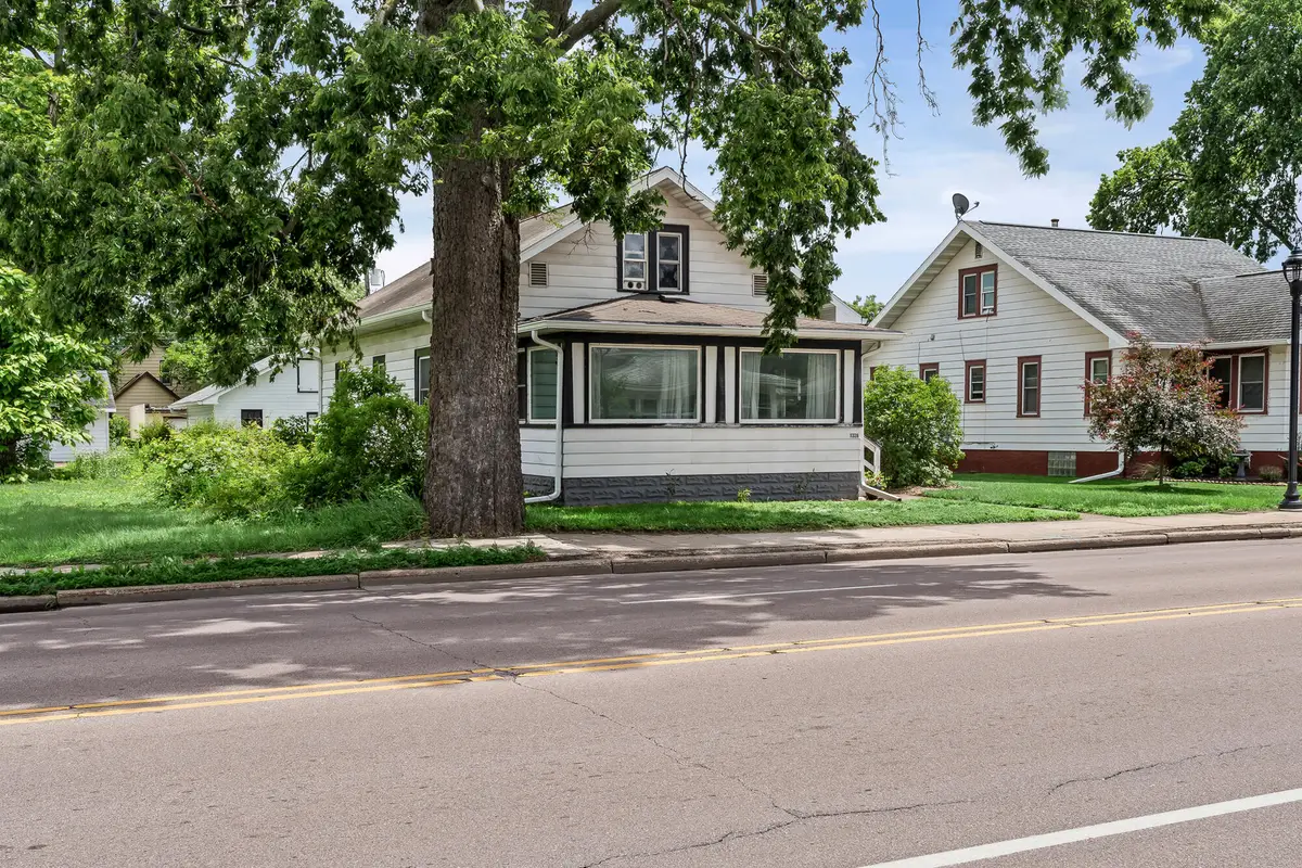 1328 George St, La Crosse, WI 54603 - #1