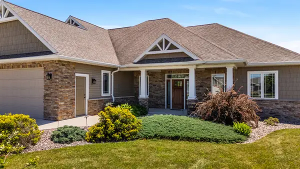 5209 Notre Dame Dr, Omro, WI 54963
