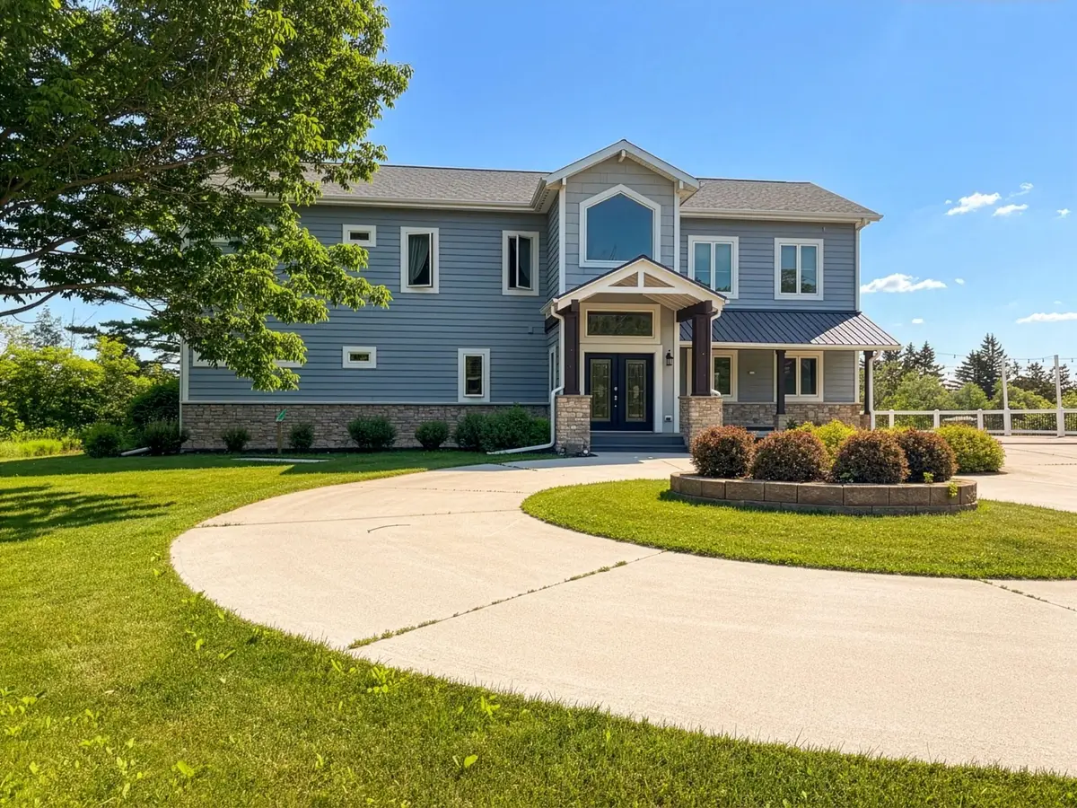 1115 Greendale Rd, Sheboygan, WI 53081 - #1