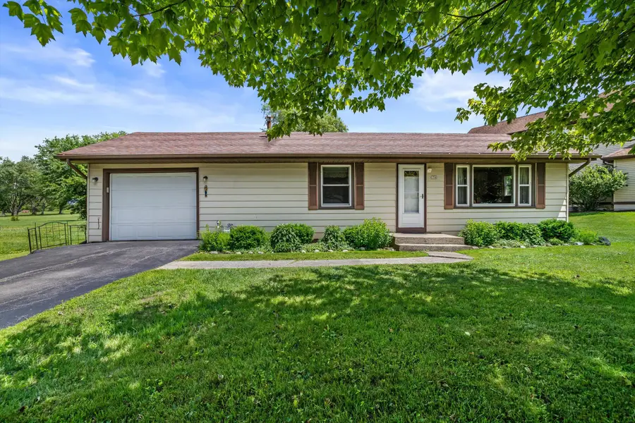 156 Chapel Ave, Twin Lakes, WI 53181 - #2