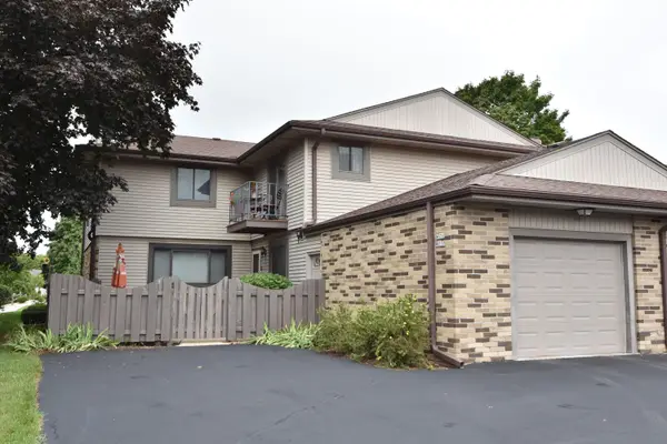 W178N9710 Riversbend Cir W, Germantown, WI 53022