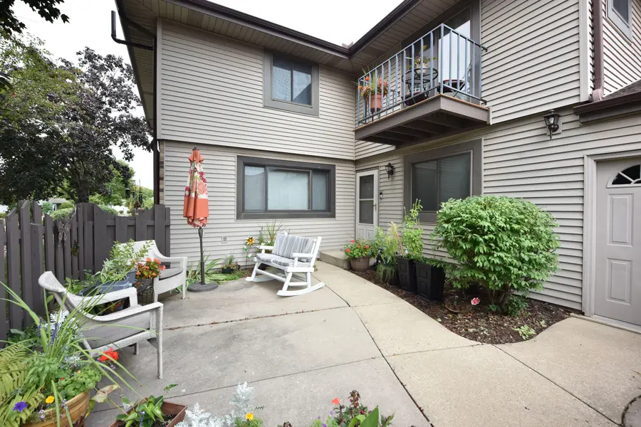 W178N9710 Riversbend Cir W, Germantown, WI 53022 - #2