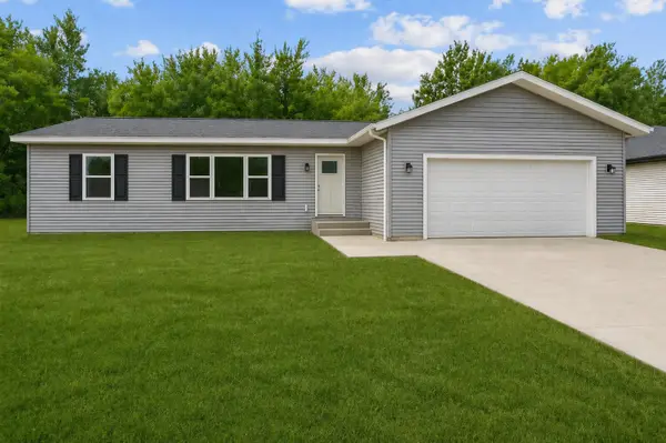 1296 E Bluff Rd, Whitewater, WI 53190