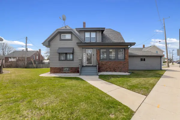 2544 Calumet Dr, Sheboygan, WI 53083