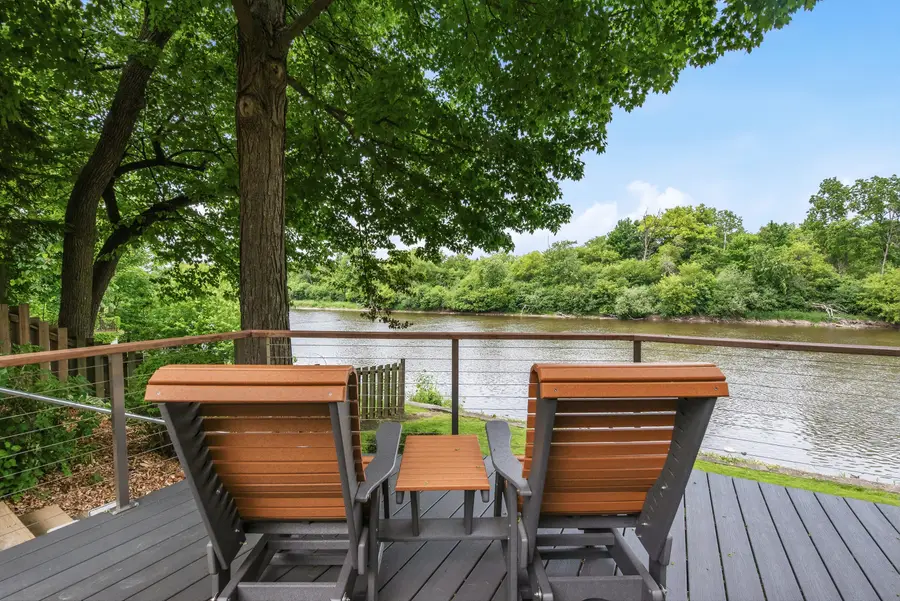 736 W Rock Pl, Glendale, WI 53209 - #2