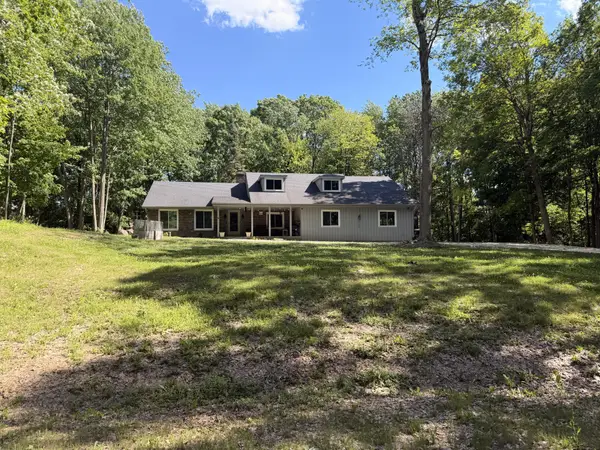 3747 Maplewood Ct, Richfield, WI 53033
