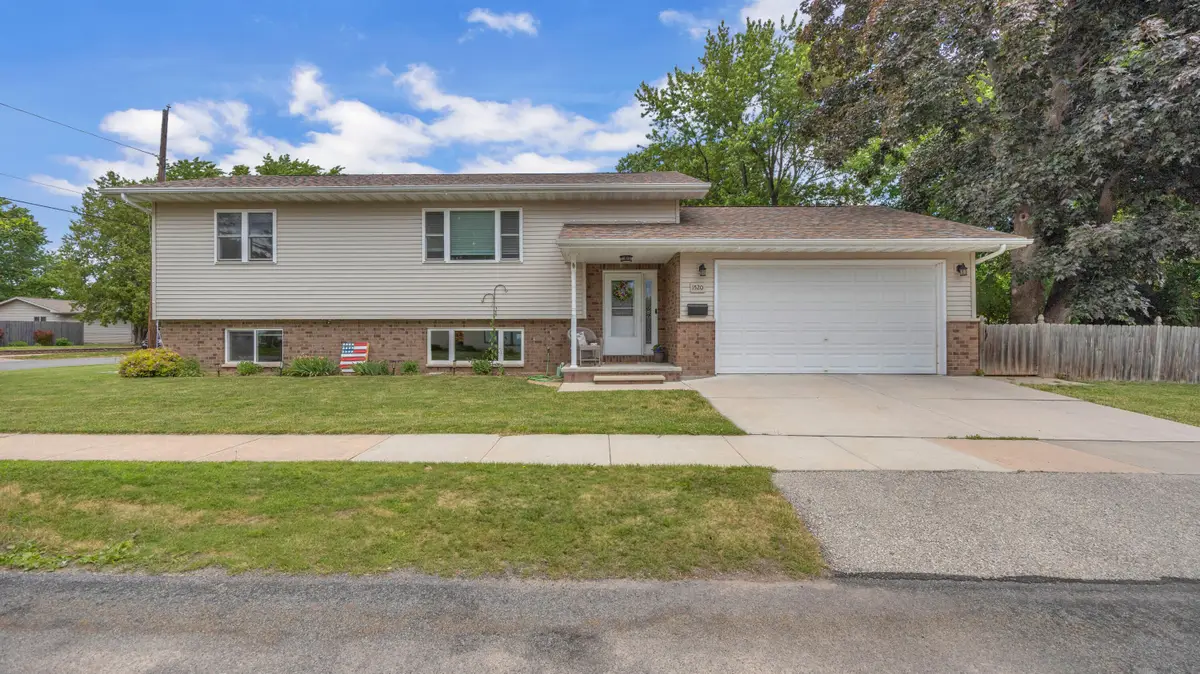 1520 Columbia Ave, Oshkosh, WI 54901 - #1