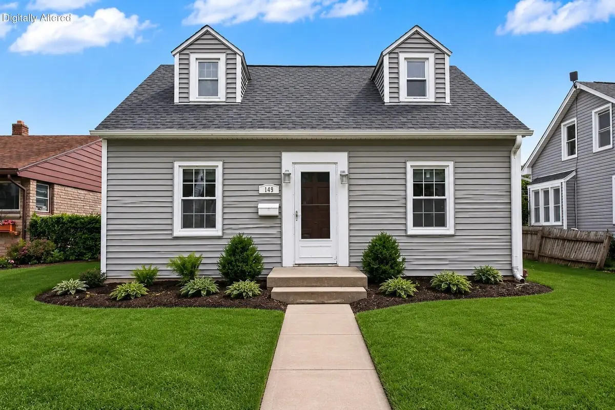 149 W Wabash Ave, Waukesha, WI 53186 - #1