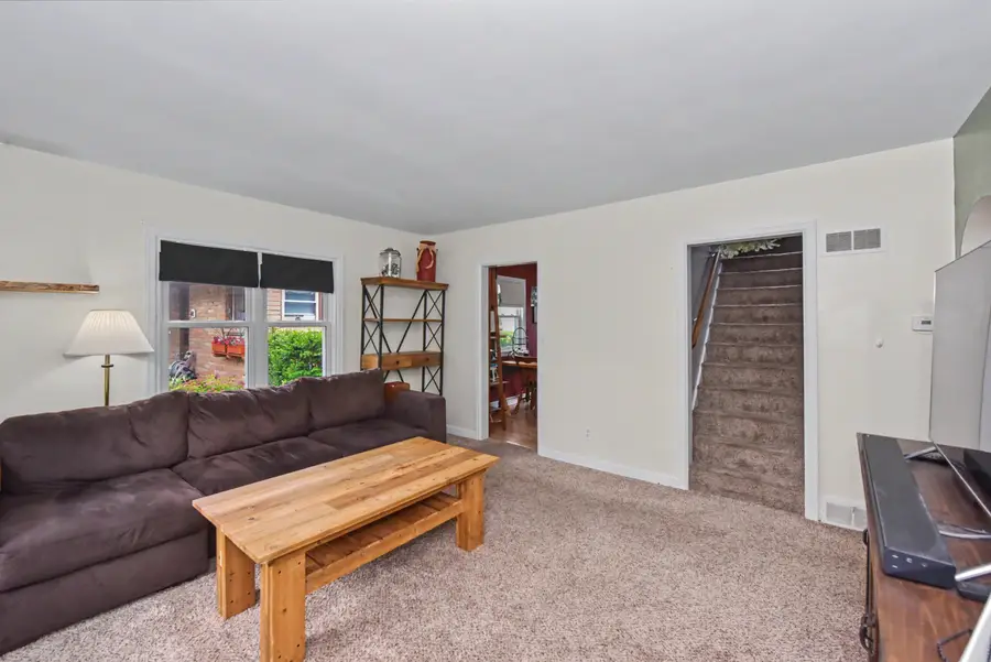149 W Wabash Ave, Waukesha, WI 53186 - #2