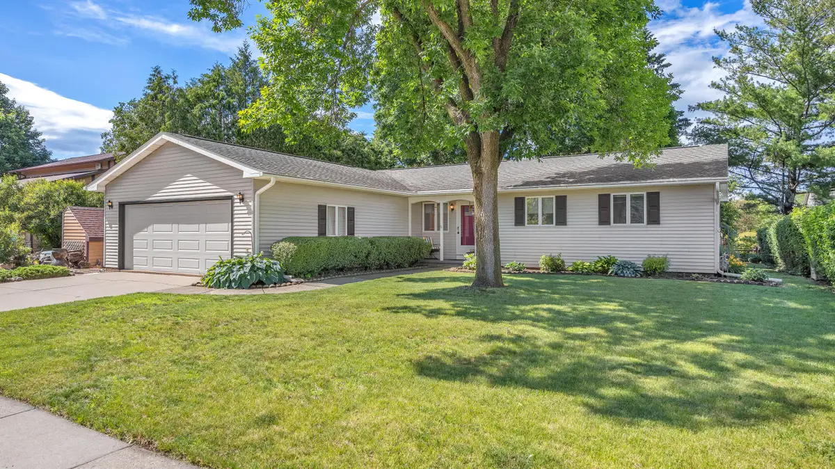 1160 W 19th Ave, Oshkosh, WI 54901 - #1
