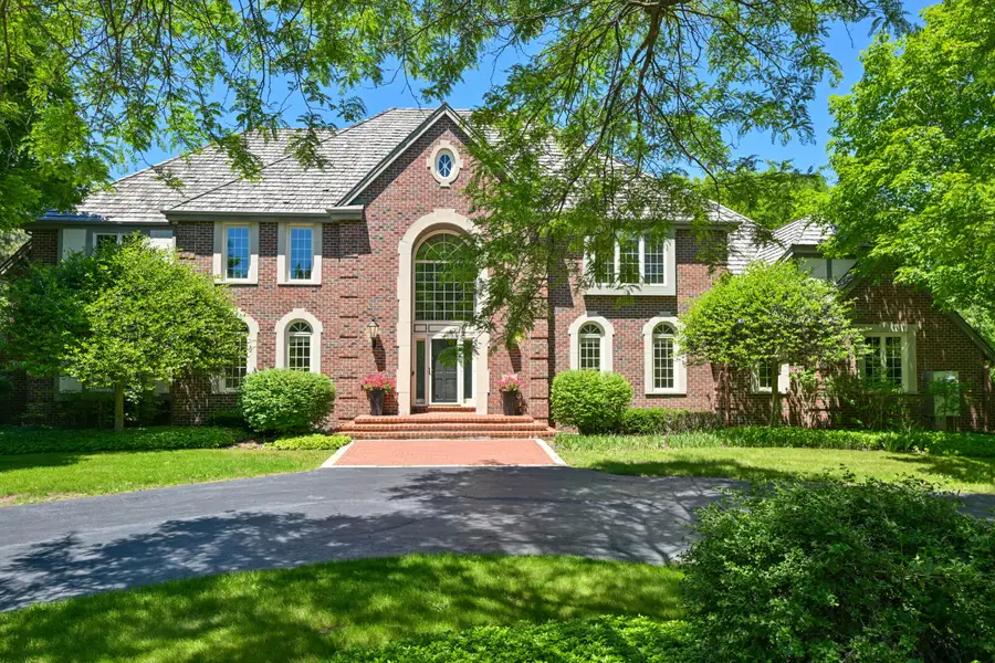 2146 W Columbia Dr, Mequon, WI 53092 - #2