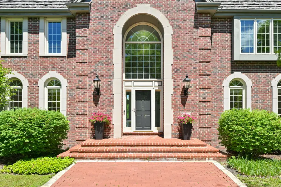 2146 W Columbia Dr, Mequon, WI 53092 - #3
