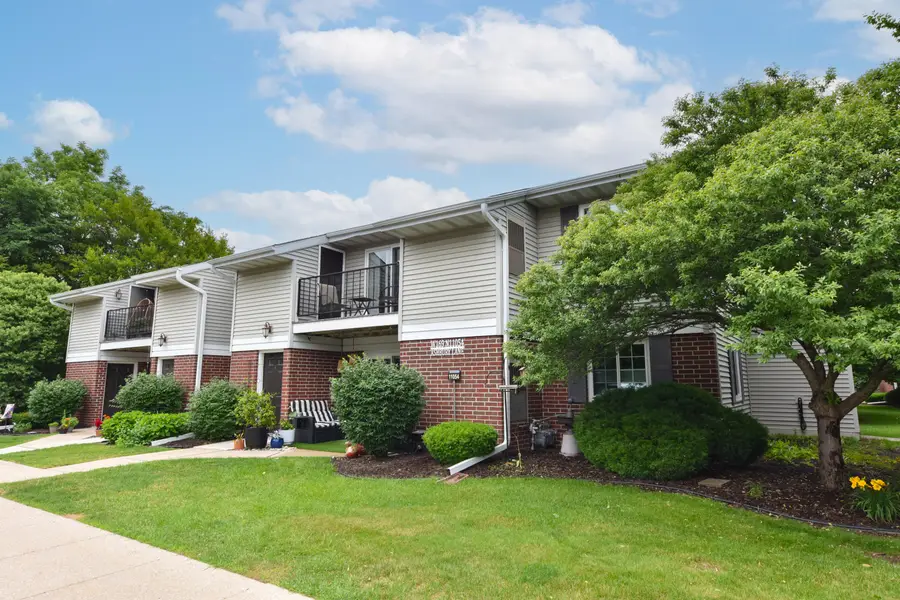 W169N11054 Ashbury Ln, Germantown, WI 53022 - #2