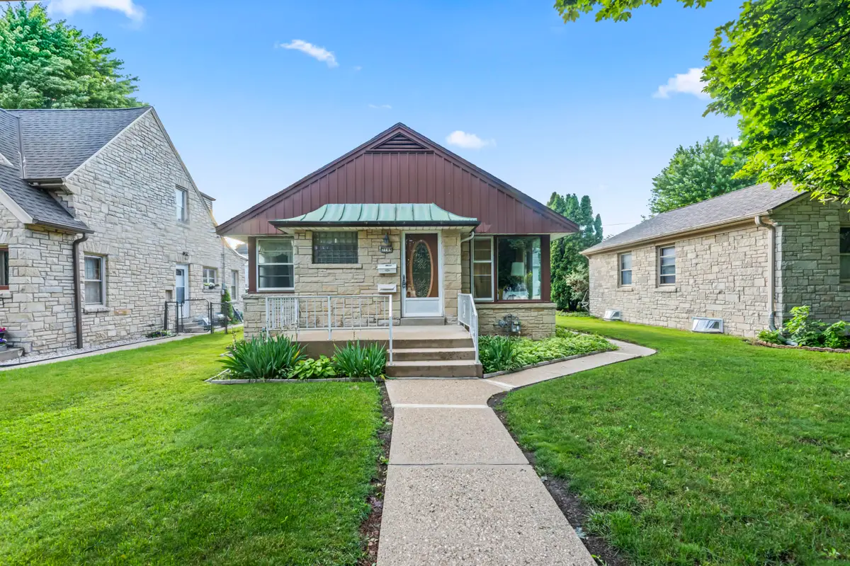 3148 S 30th St, Milwaukee, WI 53215 - #1