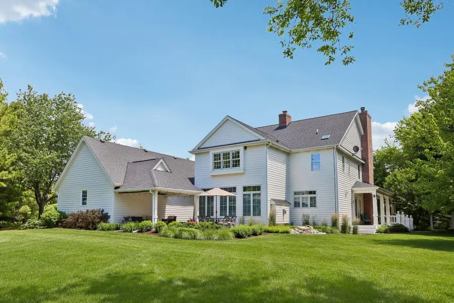 191 Fieldstone Rd, Delafield, WI 53018 - #2