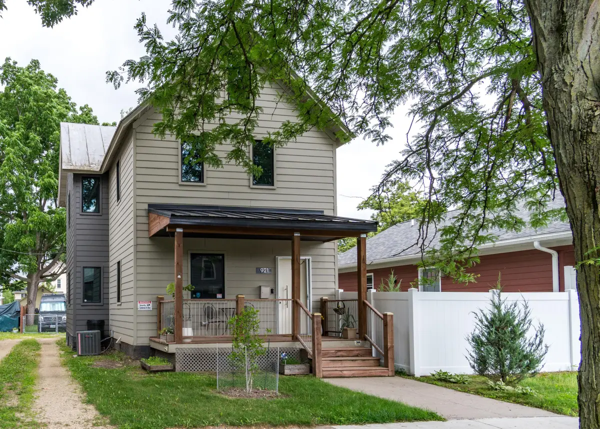 921 5th Ave S, La Crosse, WI 54601 - #1