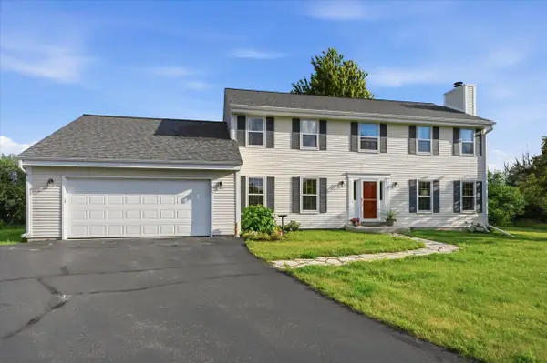 855 Ulao Rd, Grafton, WI 53024