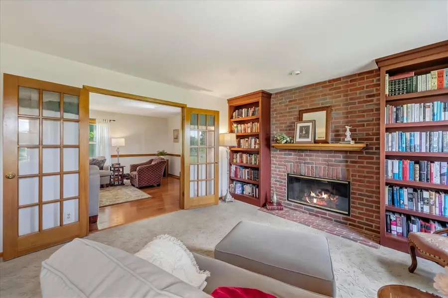 855 Ulao Rd, Grafton, WI 53024 - #3