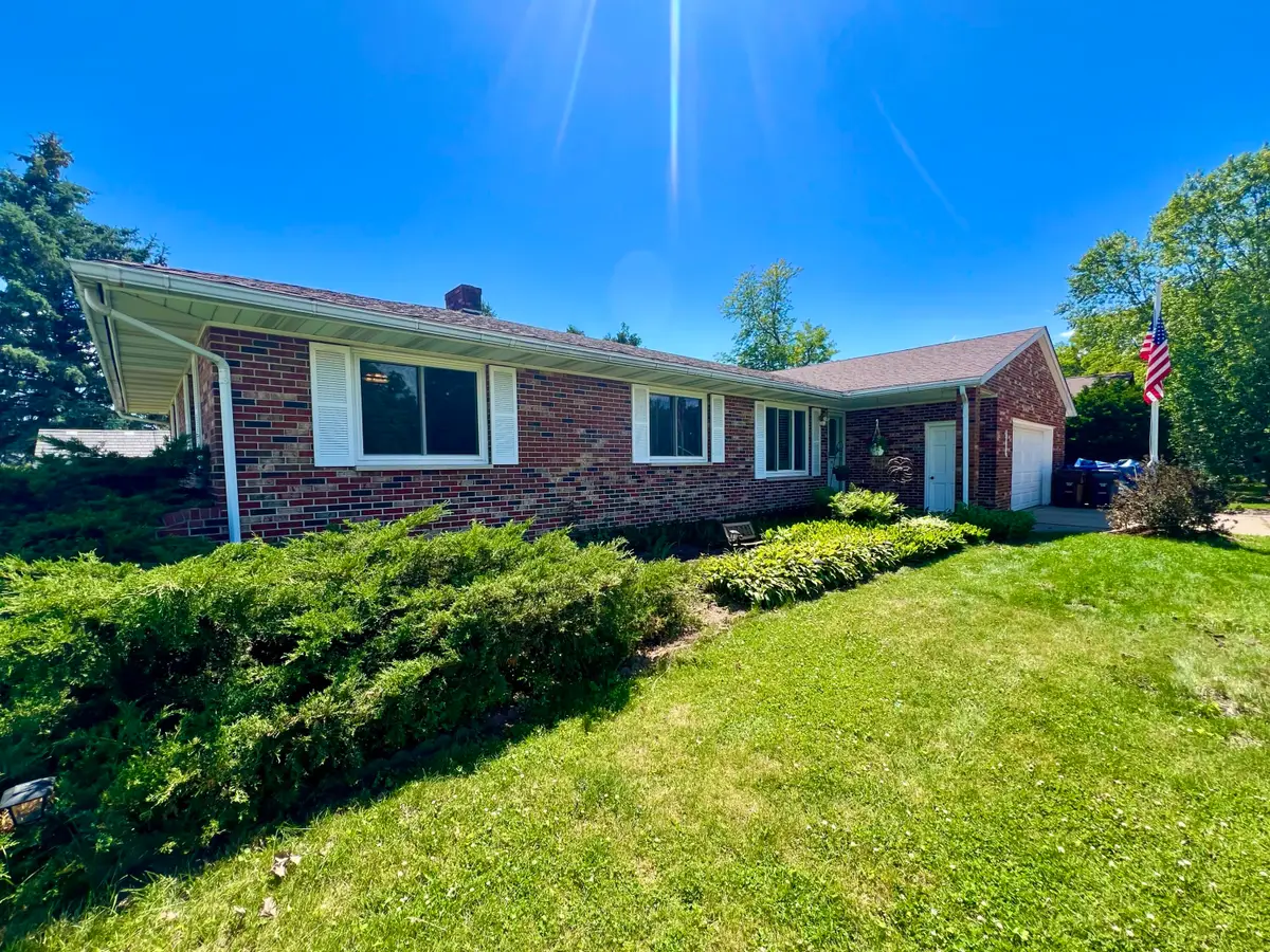 1216 Pinecrest Ln, Onalaska, WI 54650 - #1