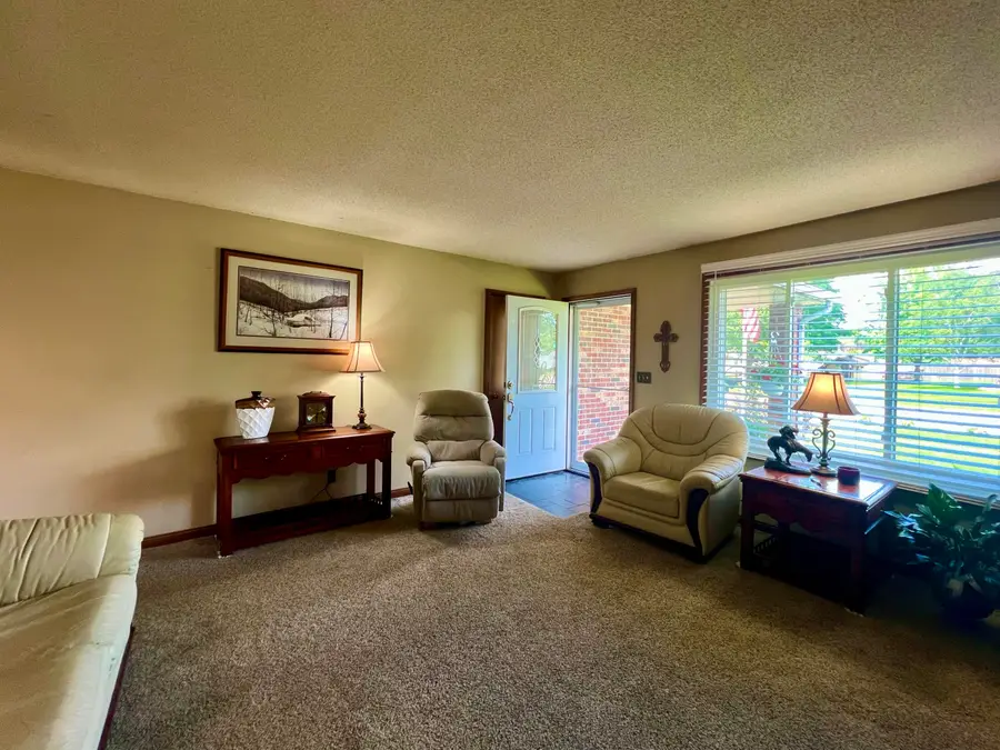 1216 Pinecrest Ln, Onalaska, WI 54650 - #3