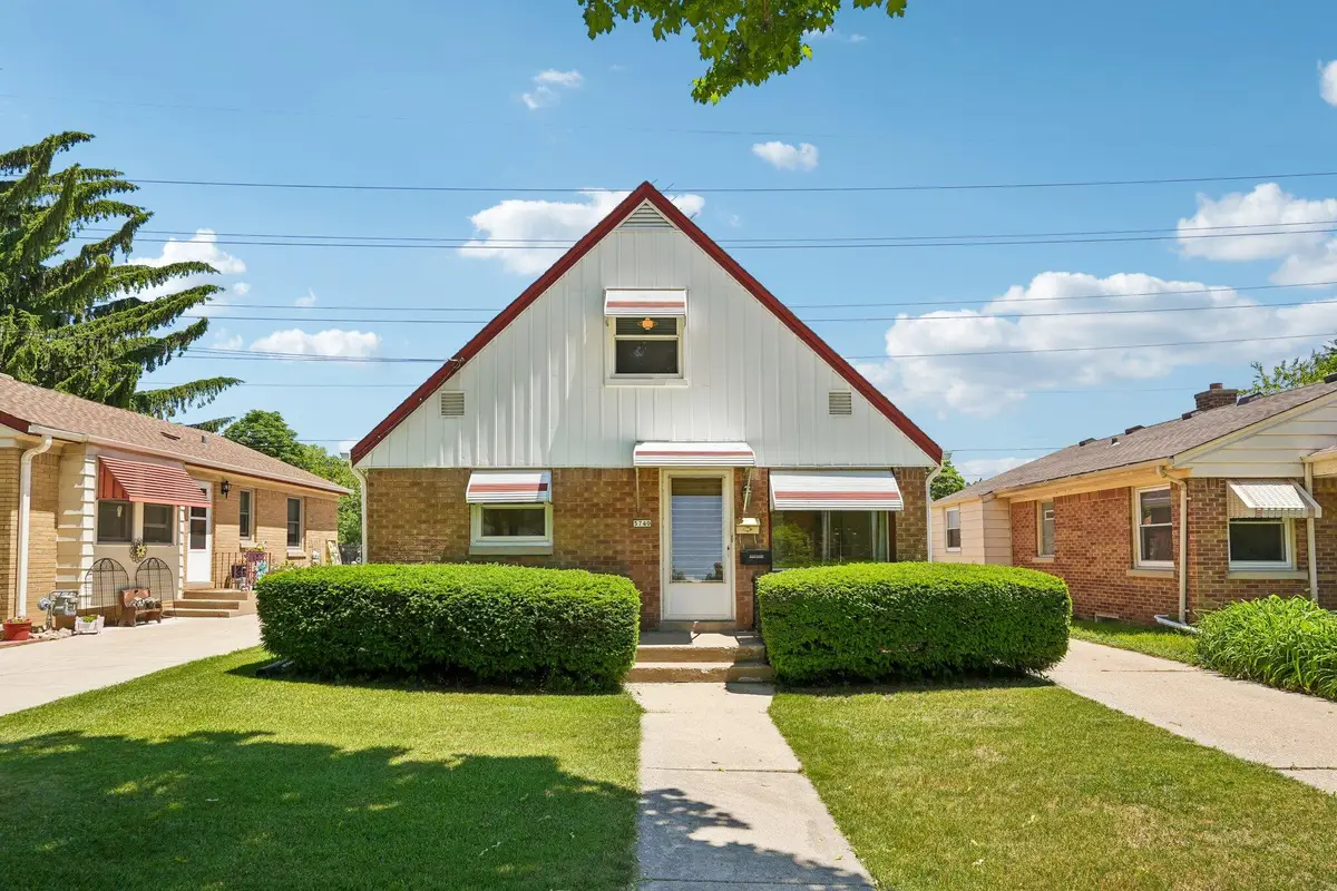 5740 N Dexter Ave, Glendale, WI 53209 - #1