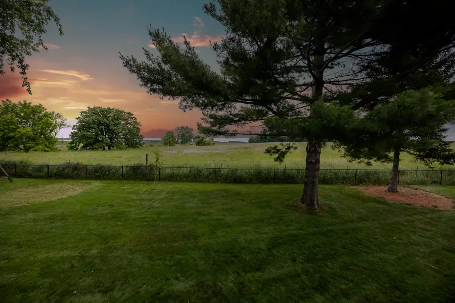 918 Sunset Ln, Horicon, WI 53032 - #2