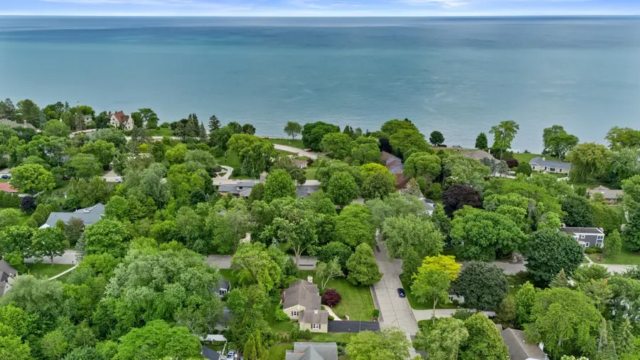 200 S Vincennes Cir, North Bay, WI 53402 - #2