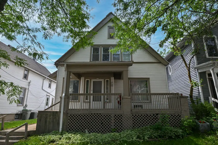 137-39 E Garfield Ave, Milwaukee, WI 53212 - #2