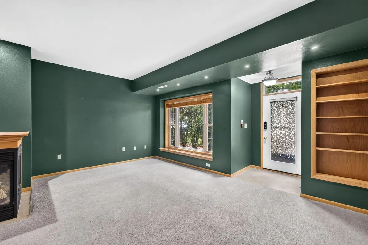 6195 Walnut Ln, Cudahy, WI 53110 - #1