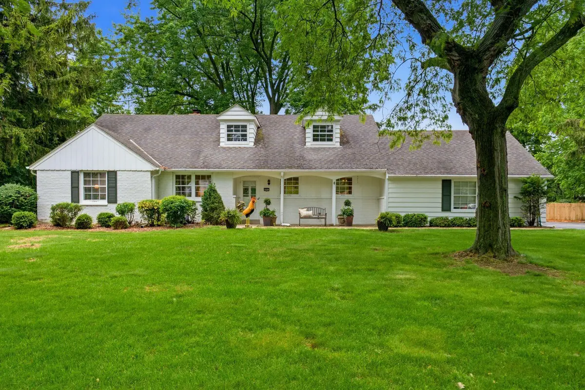 8921 N Lake Dr, Bayside, WI 53217 - #1