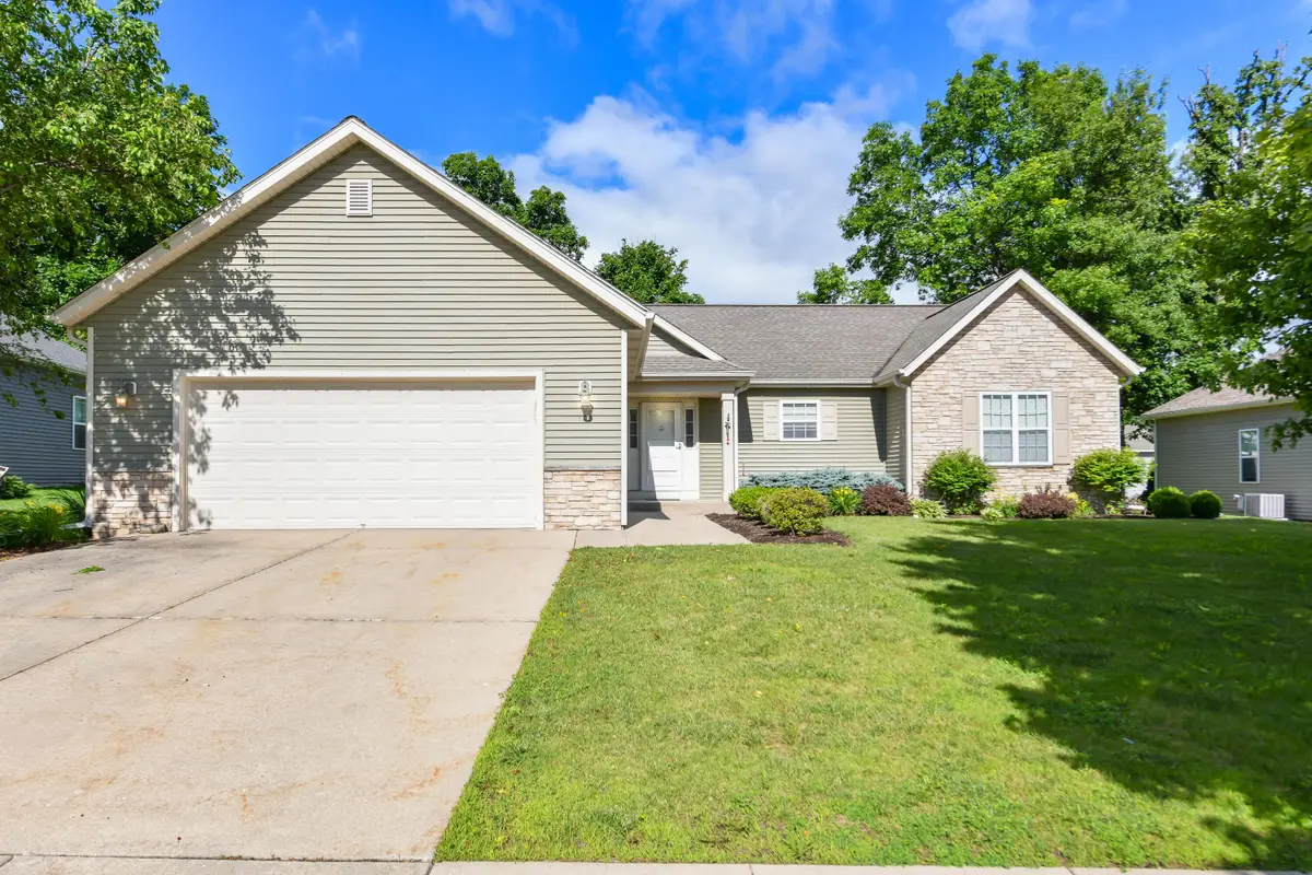 170 N Wild Flower Ln, Elkhorn, WI 53121 - #1