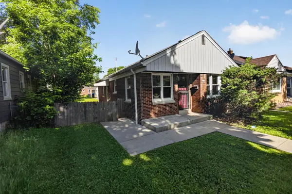 2962 N 55th St, Milwaukee, WI 53210