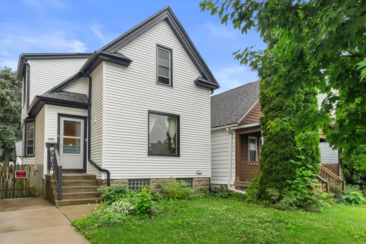 1305 Michigan Ave, South Milwaukee, WI 53172 - #1