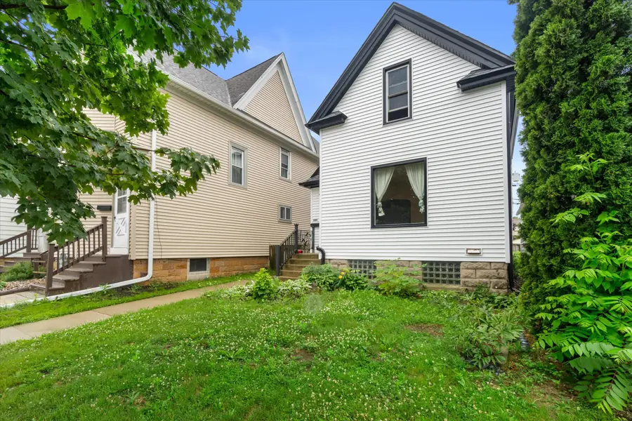 1305 Michigan Ave, South Milwaukee, WI 53172 - #2