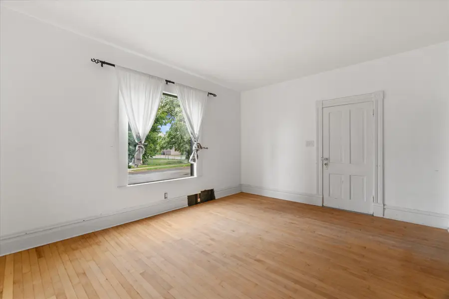 1305 Michigan Ave, South Milwaukee, WI 53172 - #3
