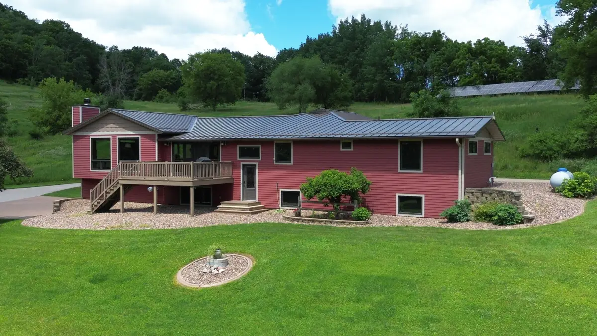 580 Skunk Hollow Rd, La Crescent, MN 55947 - #1