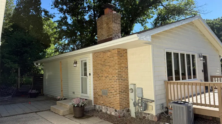 38 Oakwood St, Williams Bay, WI 53191 - #3