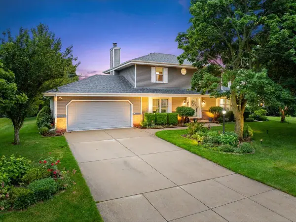 W158N10482 Fieldstone Pass, Germantown, WI 53022