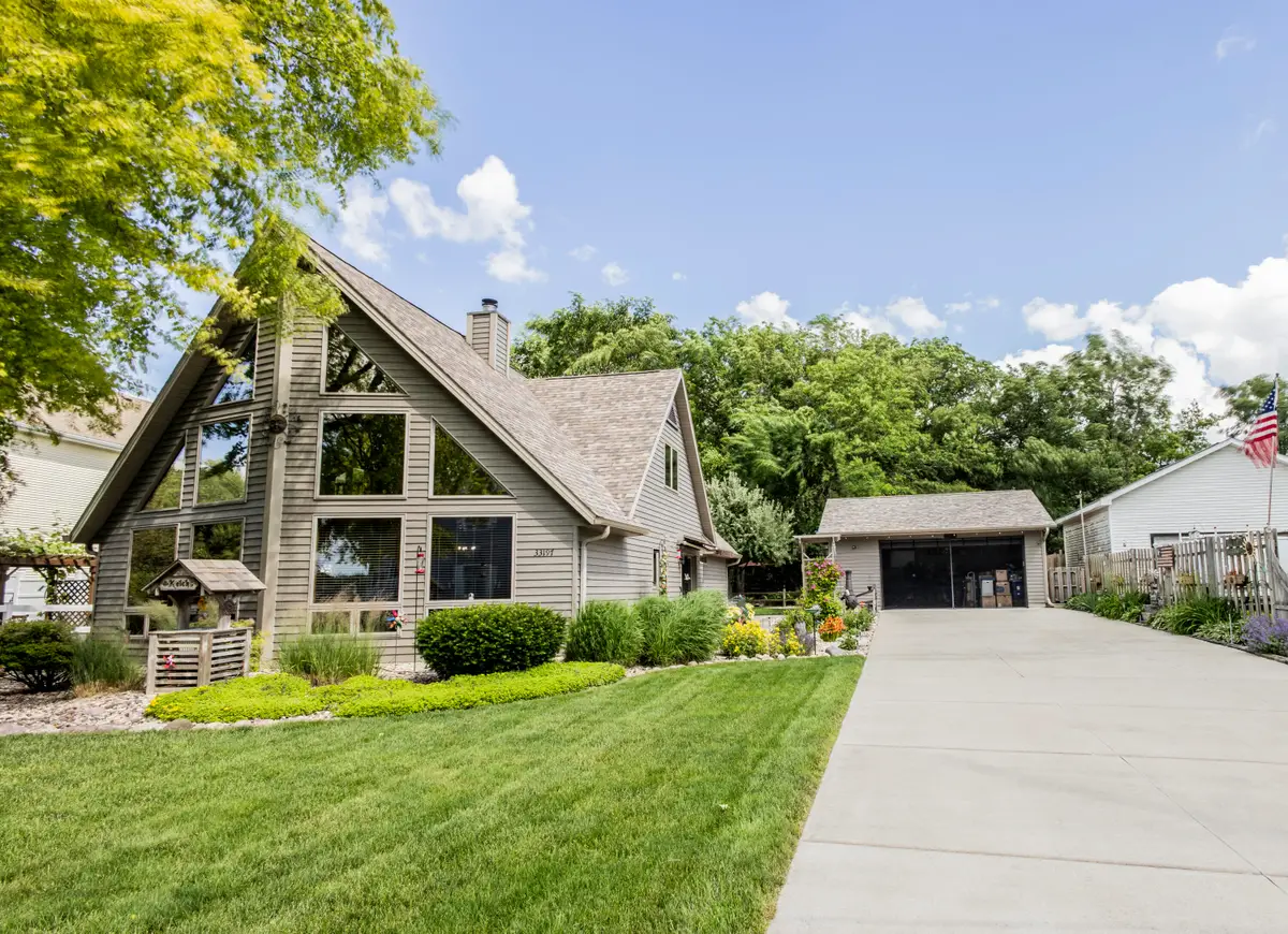 33197 S Lakeshore Dr, Burlington, WI 53105 - #1