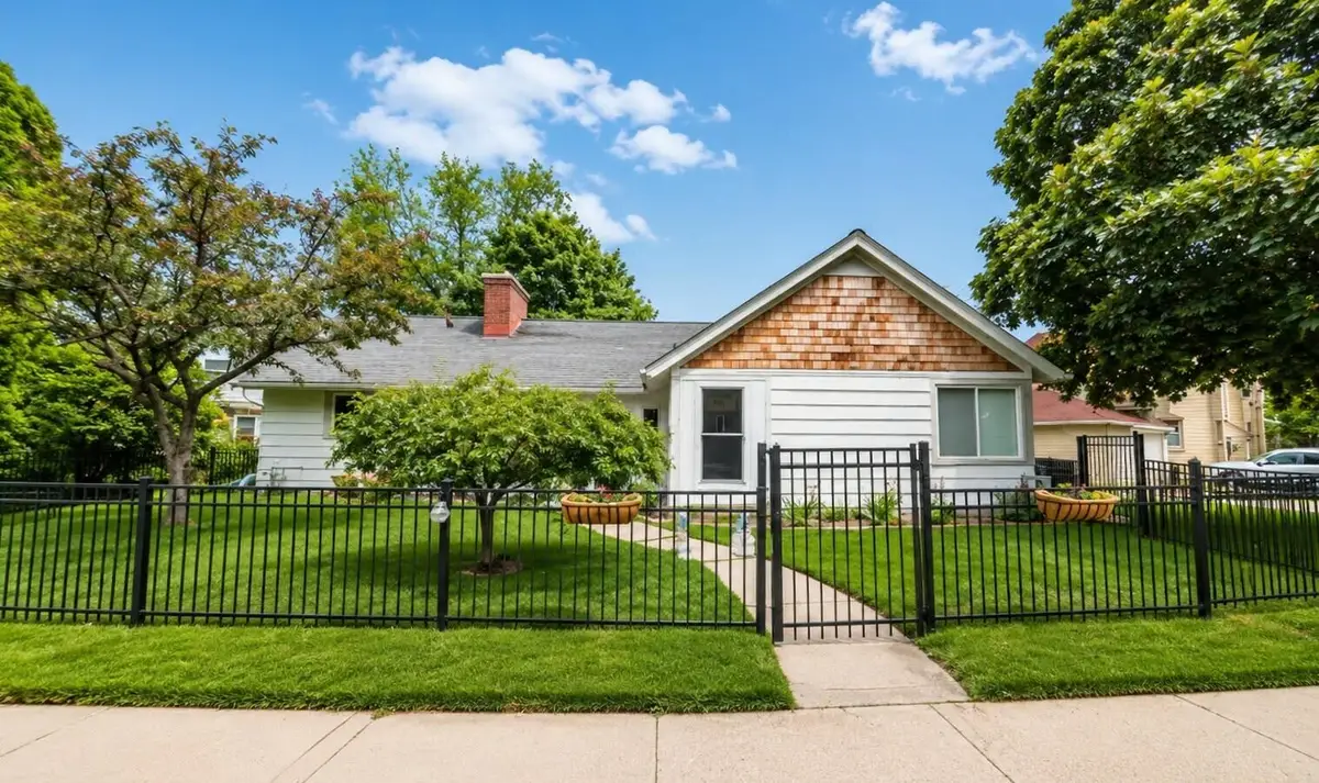 4100 N Ardmore Ave, Shorewood, WI 53211 - #1