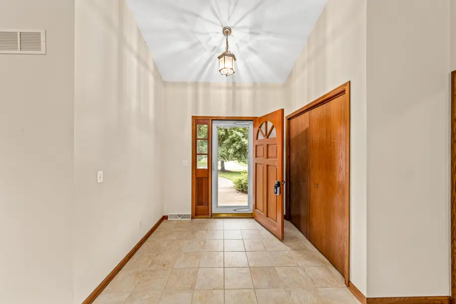 W270N2568 Orchard Ln, Pewaukee, WI 53072 - #3
