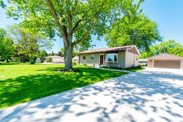9771 S Austin St, Oak Creek, WI 53154