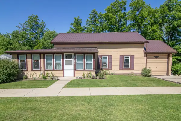 130 South St, Lowell, WI 53557