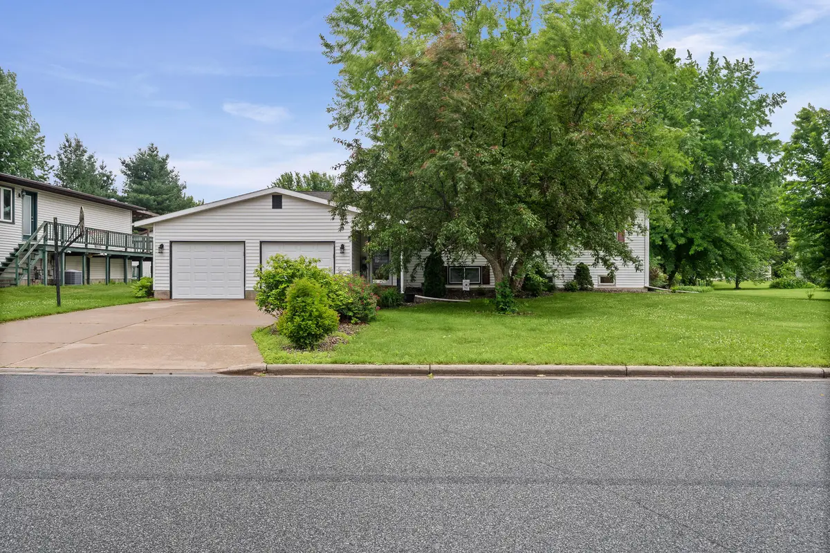 4016 Mary Dr, Onalaska, WI 54650 - #1