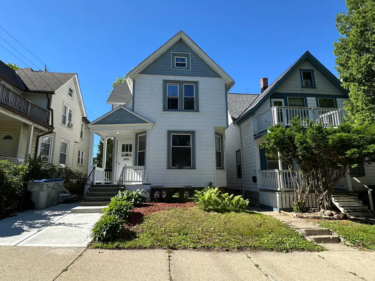 1711 E Belleview Pl, Milwaukee, WI 53211 - #1