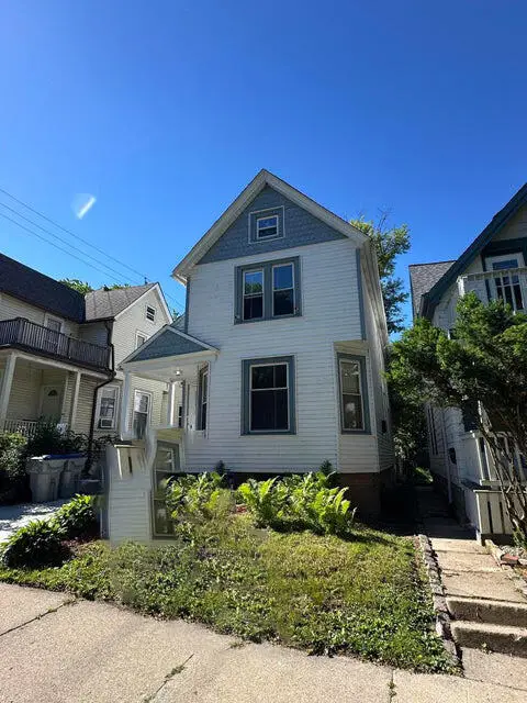 1711 E Belleview Pl, Milwaukee, WI 53211 - #2