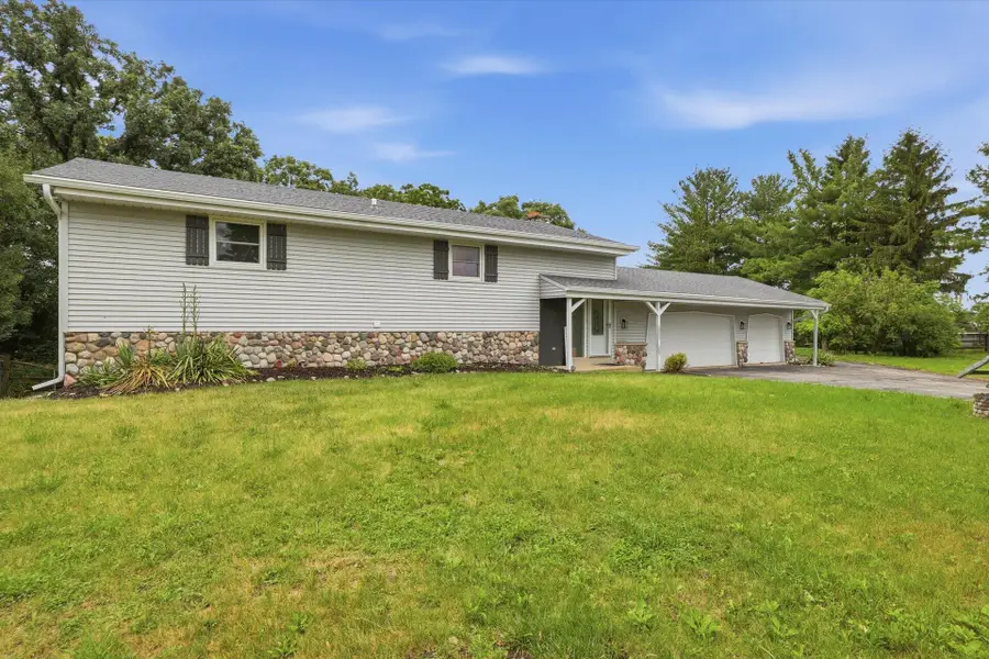W362S10050 Lewin Ln, Eagle, WI 53119 - #2