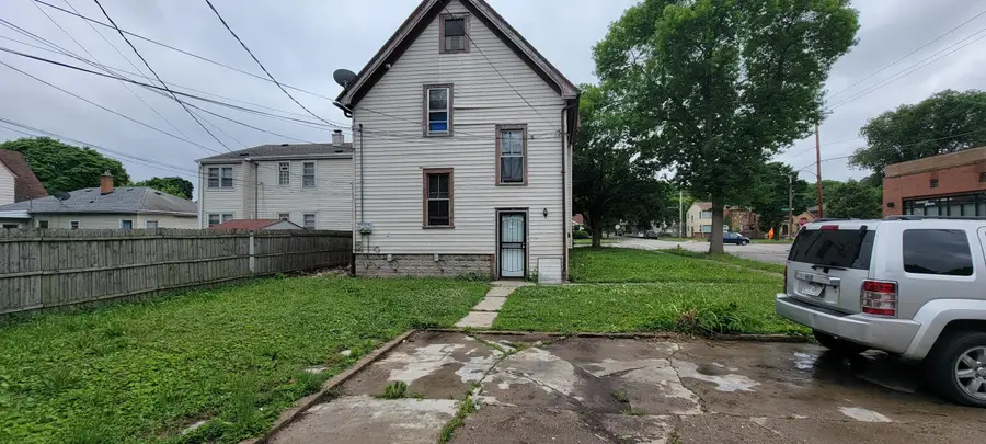 4572 W Fond Du Lac Ave, Milwaukee, WI 53216 - #3