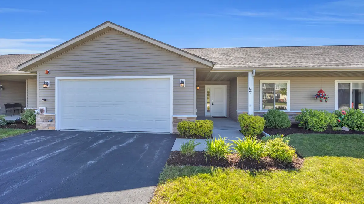 131 Sarahs Way, Sheboygan Falls, WI 53085 - #1